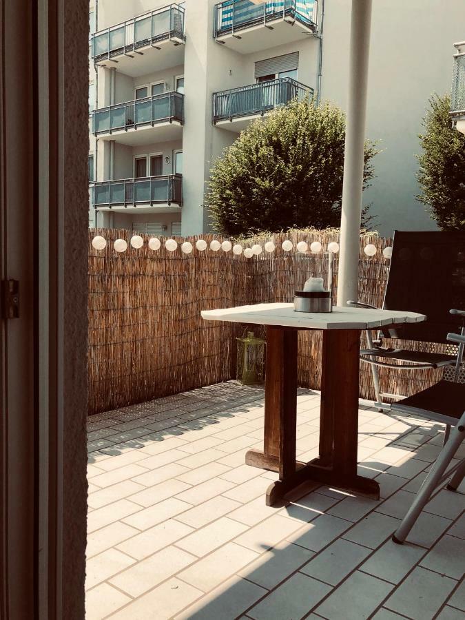 Parkplatz Und Balkon - Burberg'S Heimathafen In Wiesbaden Ngoại thất bức ảnh