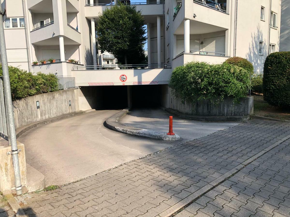 Parkplatz Und Balkon - Burberg'S Heimathafen In Wiesbaden Ngoại thất bức ảnh